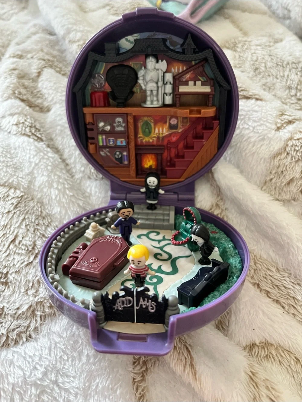Polly Pocket The Addams Family Mini Playset - Purple & Black - Picture 4 of 8